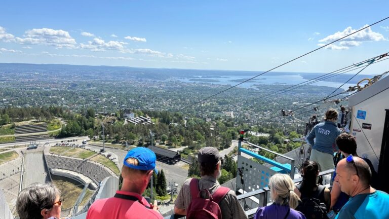 Le haut de la tyrolienne Holmenkollen. Photo: David Nikel.
