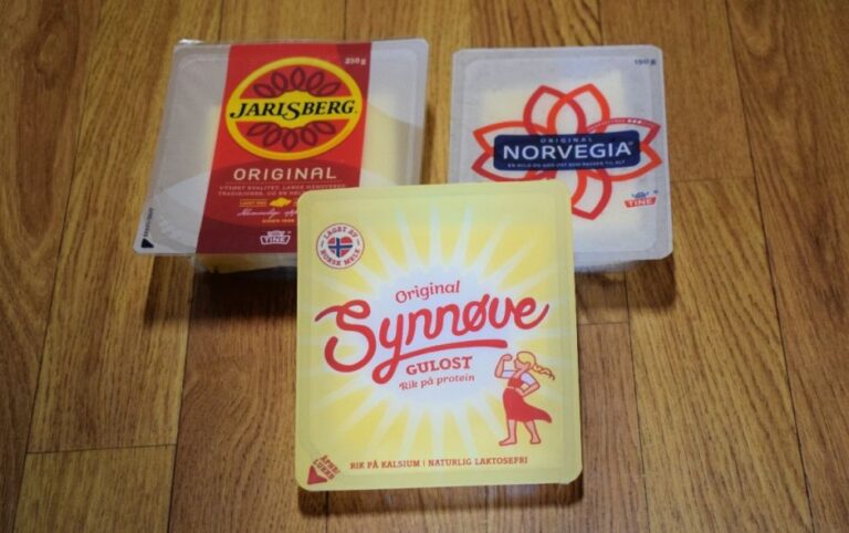 Une sélection de fromage quotidien disponible en Norvège. Photo: Siljeao / Shutterstock.com.