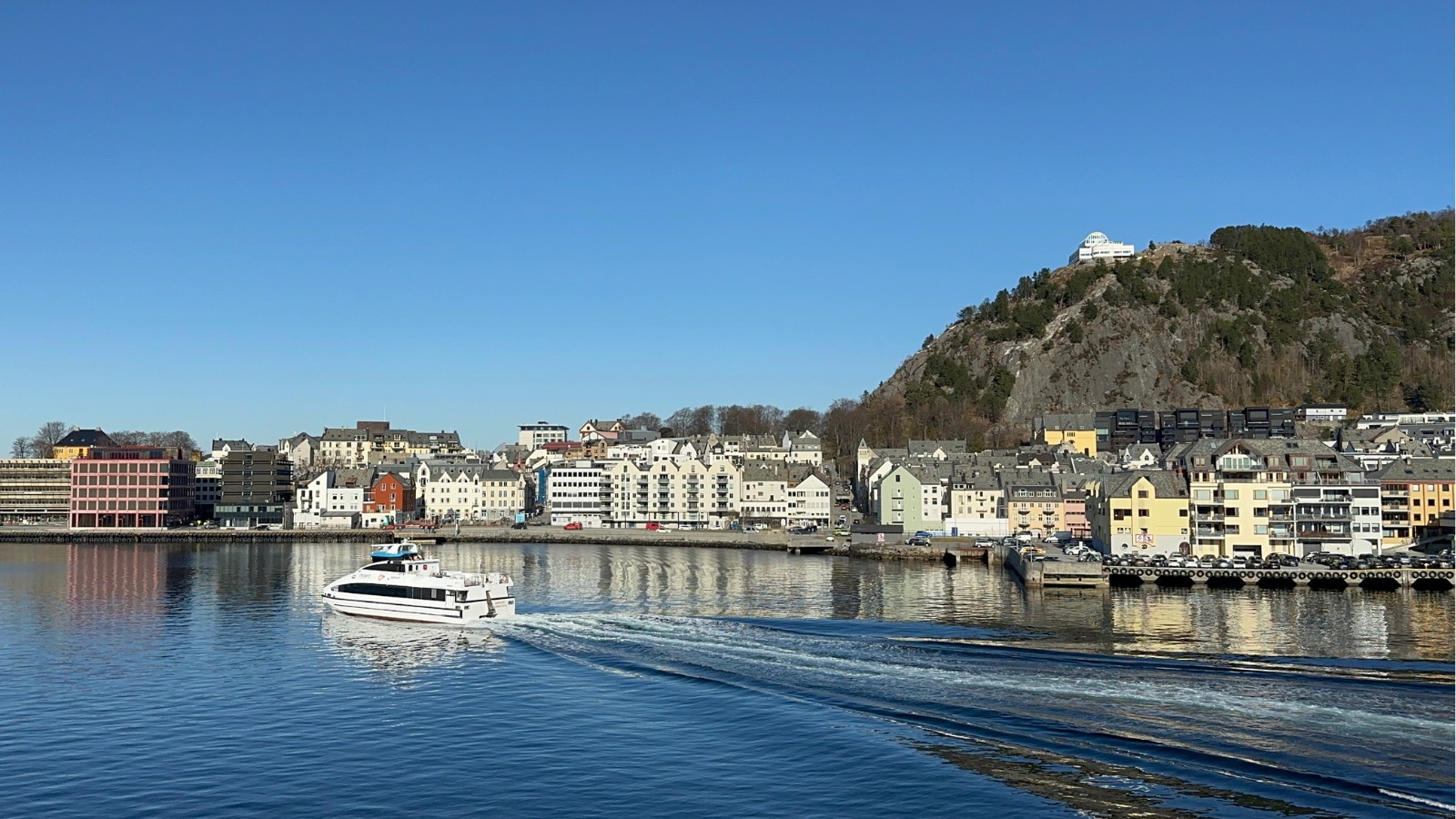 Waterfront view in Ålesund, Norway. Photo: David Nikel.