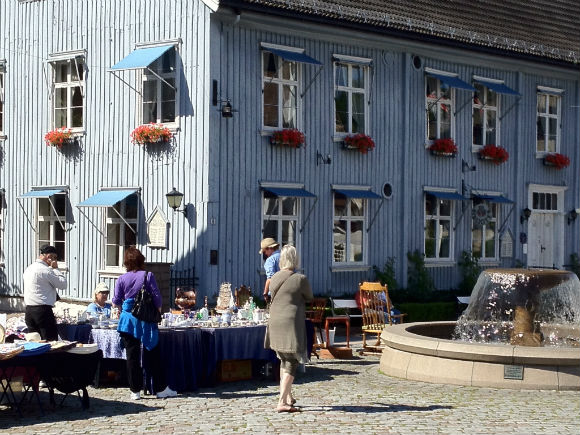 Drøbak Market Square. Photo: David Nikel.