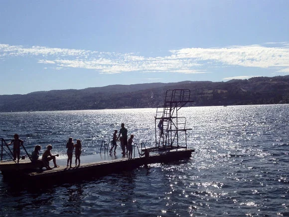 Plongez dans le jord Oslof à Drøbak. Photo: David Nikel.