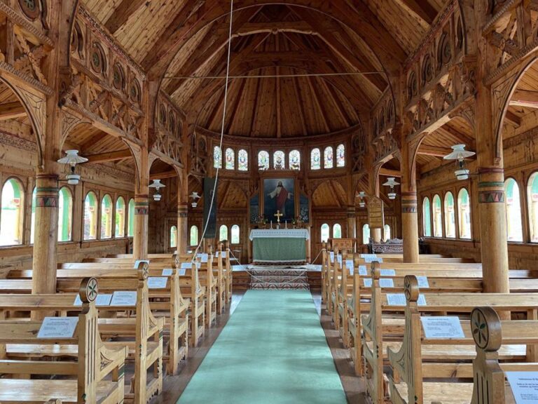 Intérieur de l'église anglaise de Balestrand.