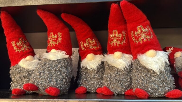 Julenisse dans une boutique norvégienne. Photo : David Nikel.