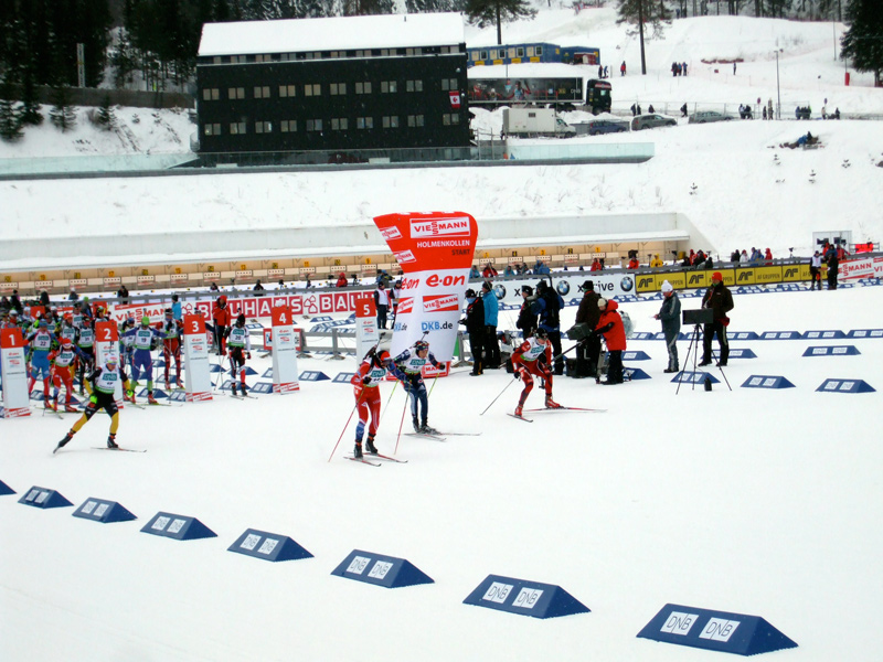 Départ de la poursuite masculine en biathlon
