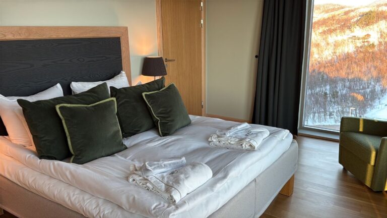 Chambre d'hôtes au Wood Hotel Bodø. Photo : David Nikel.