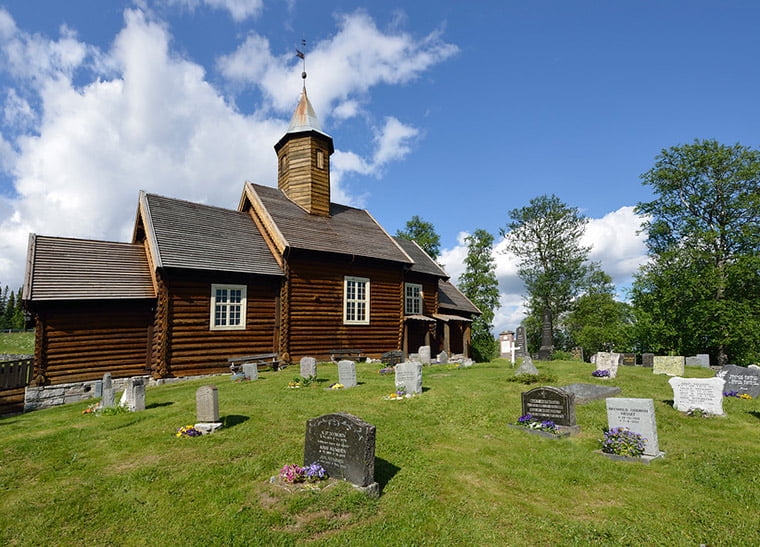 L'extérieur de l'église de Sollia dans le parc national de Rondane, en Norvège