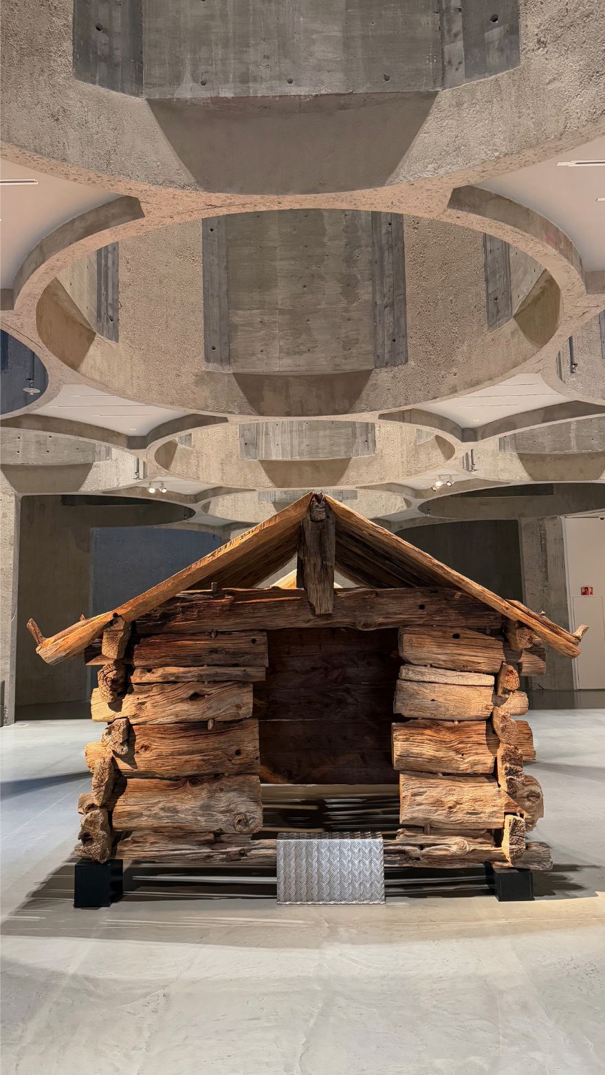 Gjerdeløa de Marianne Heske, exposée à Kunstsilo. Photo : David Nikel.
