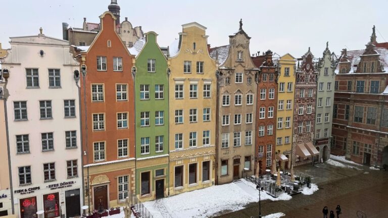 Vue de Długi Targ depuis le Radisson Blu Gdansk. Photo : David Nikel.