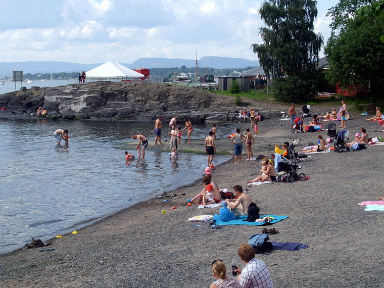 Plage de Hovedøya, Oslo Plage animée de Hovedøya