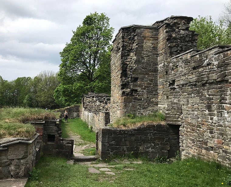 Les ruines du monastère sur l'île de Hovedøya, juste à l'extérieur d'Oslo en Norvège. Photo : David Nikel.