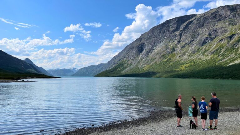 Lac dans le parc national Jotunheimen. Photo : David Nikel.