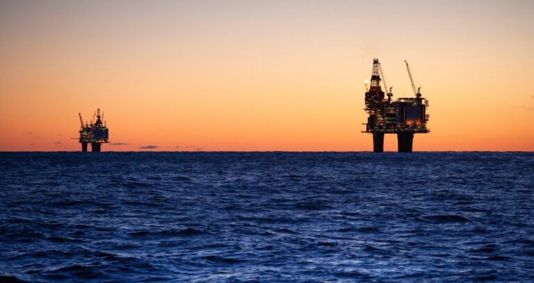 Plates-formes pétrolières norvégiennes en mer de Norvège