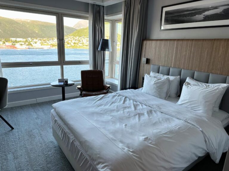Chambre d'hôtel Radisson Blu Tromsø au bord de l'eau.