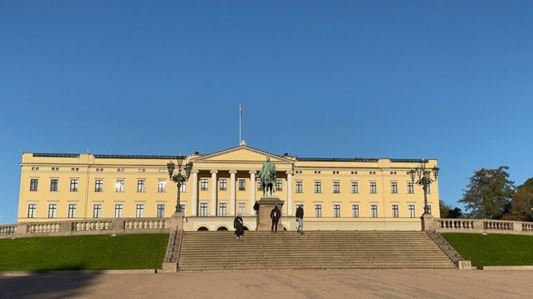 Palais Royal d'Oslo, Norvège. Photo : David Nikel.