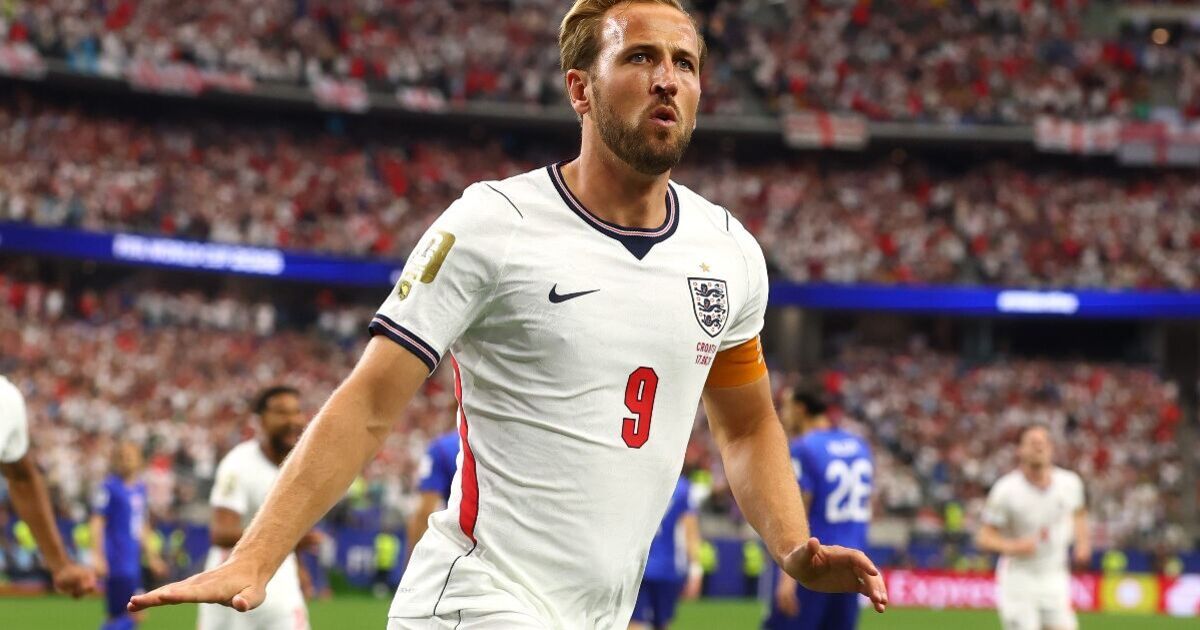 La légende gagnante de la Coupe du monde « Arise Sir Harry », Sir Geoff Hurst, soutient le titre de chevalier pour Kane