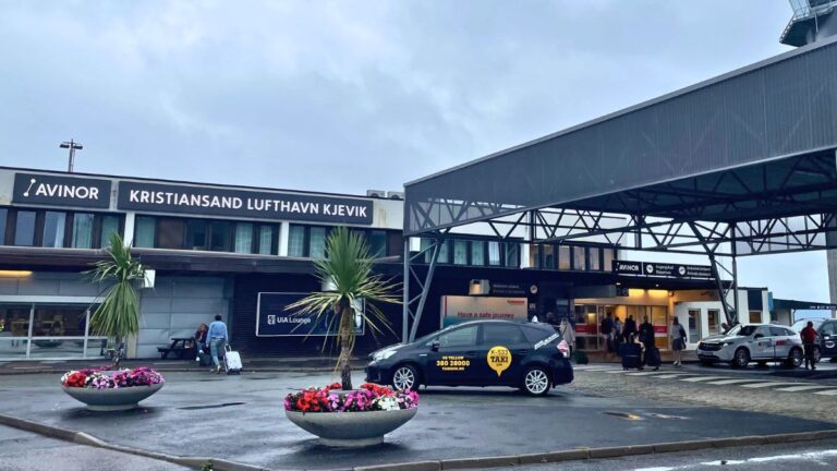 Taxi à l'aéroport de Kristiansand.
