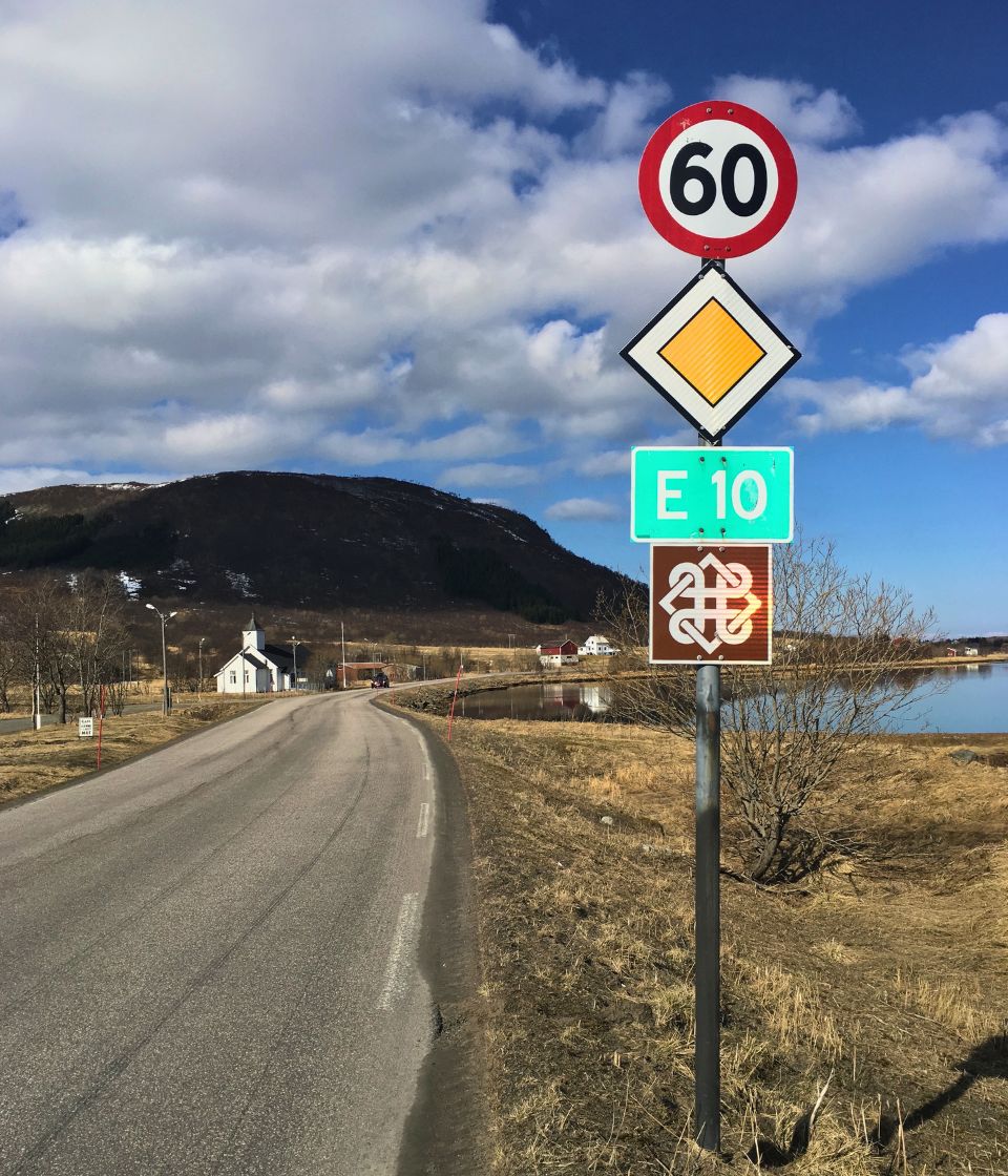 Route E10 Lofoten à la sortie de Leknes. Photo : David Nikel.