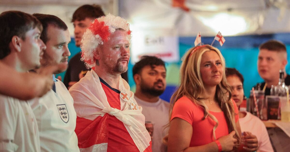 Le match contre l'Angleterre craint alors que les tempêtes écrasent Miami, ce qui signifie que les pubs pourraient fermer pendant le match de ce soir