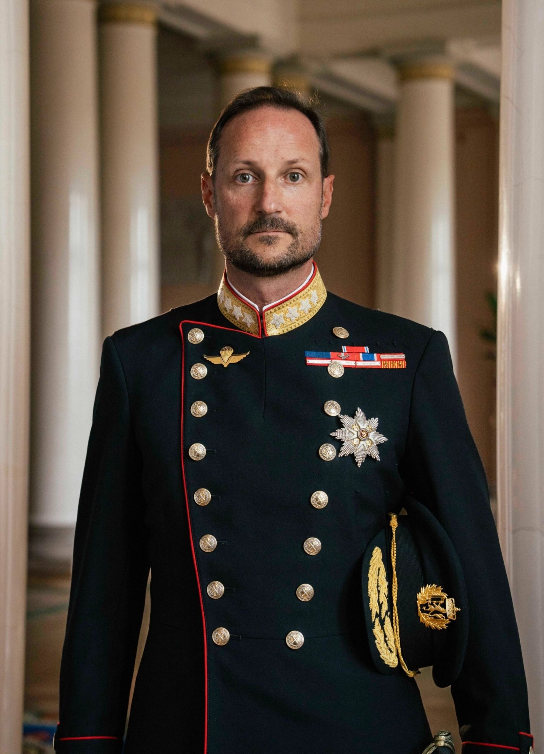 Portrait officiel du roi de Norvège Haakon VIII. Photo : Ola Vatn, Cour Royale.