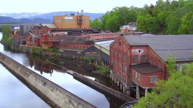 Usine Ulefos Jernværk à Ulefoss, Norvège. Photo : Wikipédia CC.