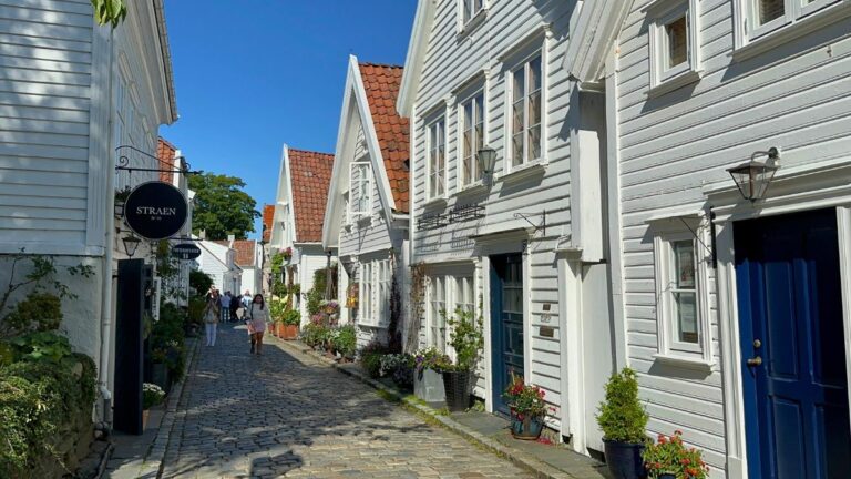 Vieille ville de Stavanger. Photo : David Nikel.